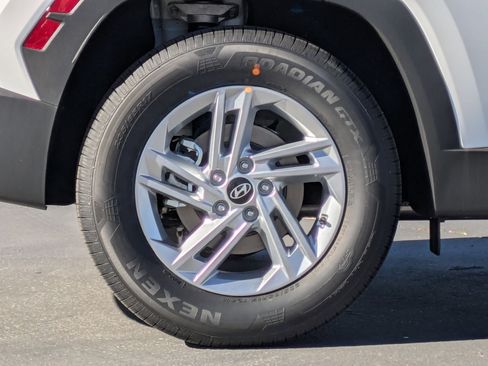 New 2026 Hyundai Tucson SE image 7