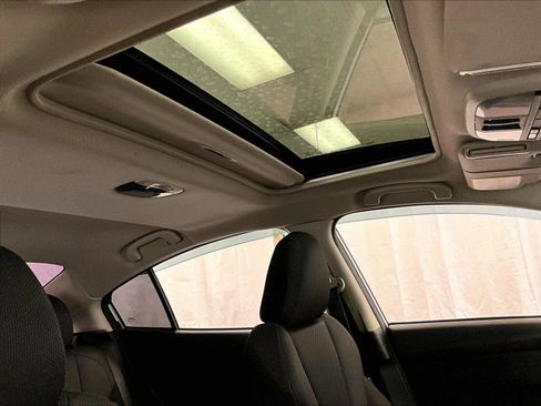 Used 2018 Subaru Impreza 2.0i Premium image 22