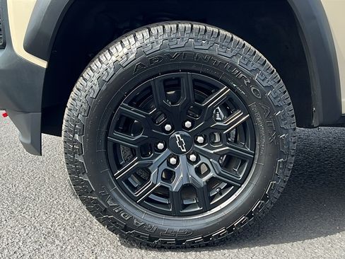 Certified 2023 Chevrolet Colorado Trail Boss w/ Advanced Trailering Package AWD/4WD image 10