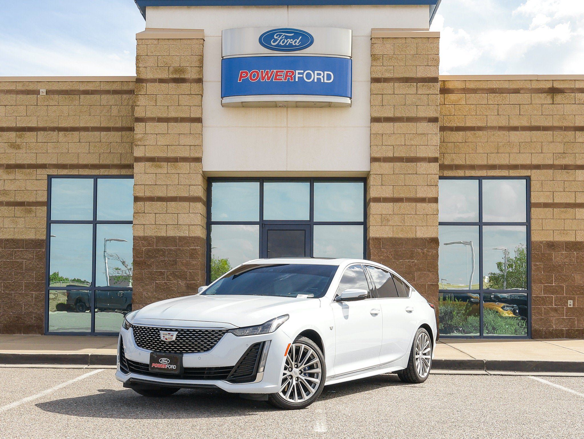 Used 2022 Cadillac CT5 Premium Luxury RWD image 2