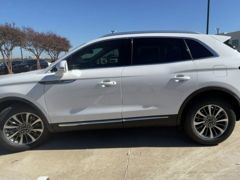 Used 2021 Lincoln Nautilus FWD w/ Equipment Group 101A image 8