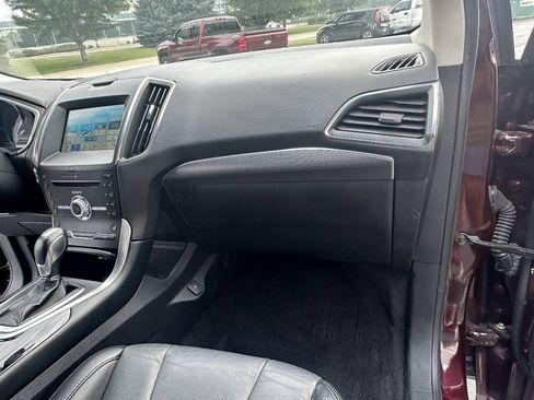 Used 2018 Ford Edge Titanium w/ Technology Package FWD image 24
