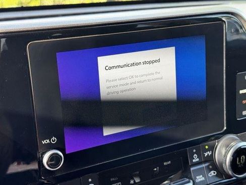 Certified 2025 Toyota Highlander LE FWD image 17