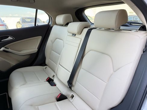 Used 2019 Mercedes-Benz GLA 250 4MATIC image 13