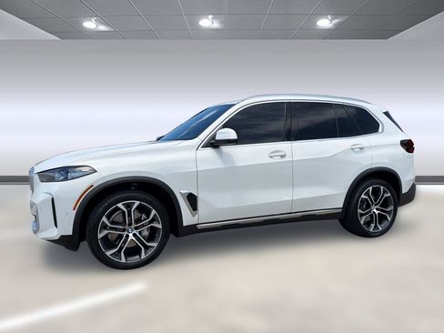 Used 2025 BMW X5 sDrive40i w/ Parking Assistance Package RWD image 2