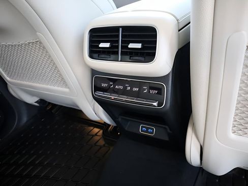 New 2026 Mercedes-Benz GLE 450 4MATIC image 16