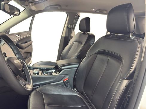 Used 2023 Jeep Grand Cherokee Limited image 15