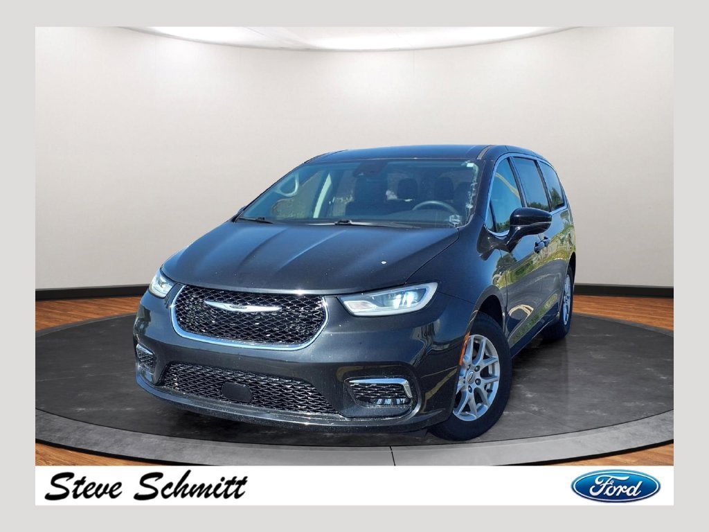 Used 2024 Chrysler Pacifica Touring-L FWD image 1