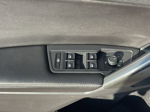 Used 2024 Volkswagen Tiguan S AWD/4WD image 9