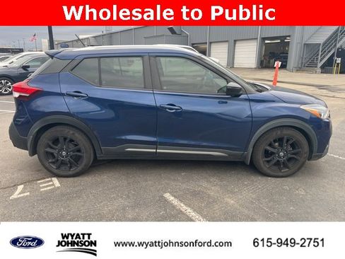 Used 2020 Nissan Kicks SR w/ SR Premium Package image 4