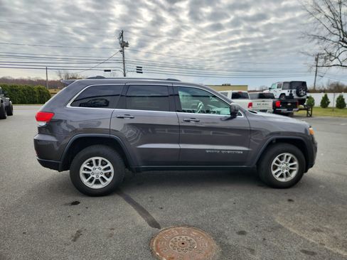 Used 2018 Jeep Grand Cherokee Laredo image 14