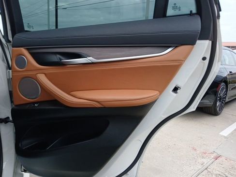 Used 2015 BMW X6 xDrive35i image 11