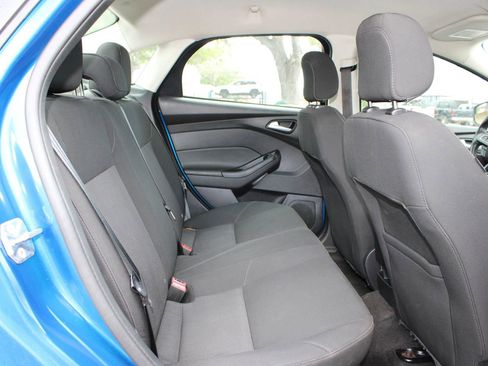Used 2018 Ford Focus SE FWD image 18