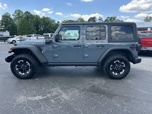 Used 2025 Jeep Wrangler Unlimited Rubicon 4xe w/ Safety Group AWD/4WD image 5