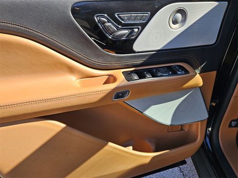 Used 2023 Lincoln Aviator Black Label Grand Touring image 13