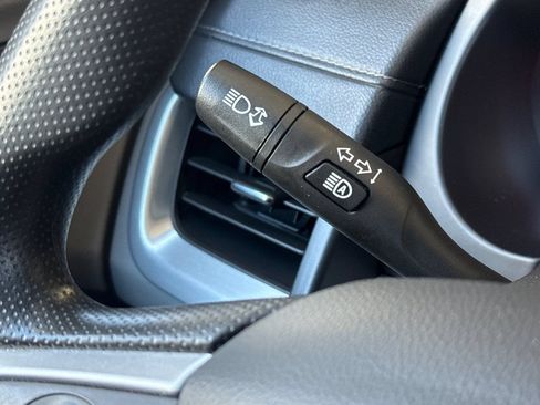 Used 2024 GMC Terrain SLE AWD/4WD image 36