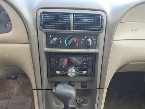 Used 2001 Ford Mustang Premium RWD image 11
