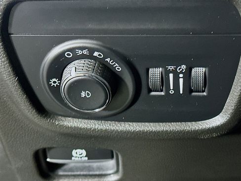 Used 2021 Jeep Grand Cherokee L Limited image 16