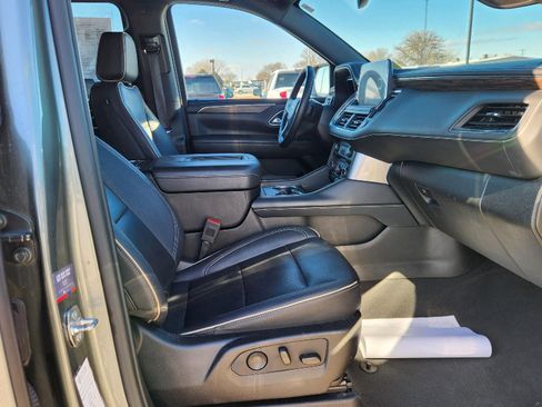 Used 2023 Chevrolet Suburban Premier image 26