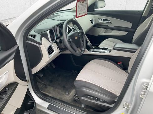 Used 2017 Chevrolet Equinox LS AWD/4WD image 10