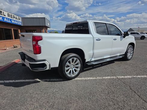 Used 2019 Chevrolet Silverado 1500 High Country w/ Technology Package AWD/4WD image 7