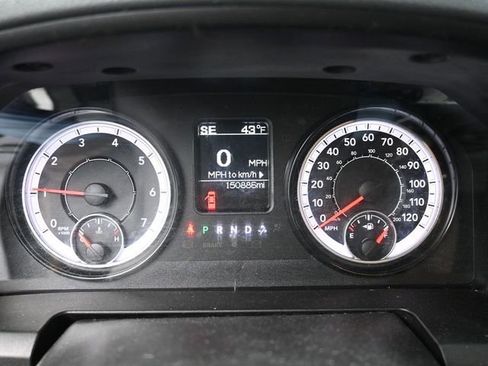 Used 2019 RAM 1500 Classic SLT image 28