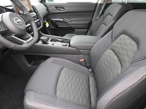 New 2025 Nissan Pathfinder SV w/ SV Premium Package image 27