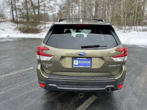 Used 2022 Subaru Forester Limited image 3