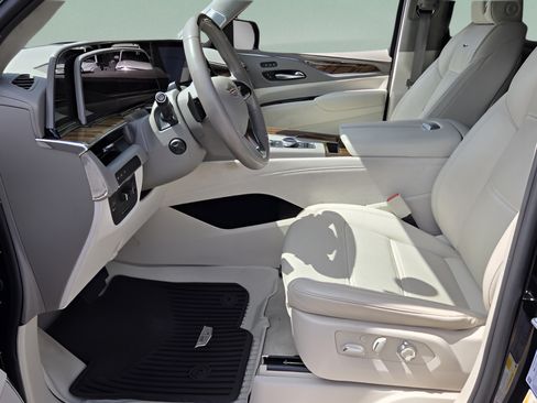 Used 2024 Cadillac Escalade Sport Platinum w/ LPO, ONYX Package RWD image 5
