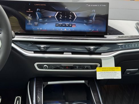 New 2026 BMW X7 xDrive40i w/ M Sport Package AWD/4WD image 27