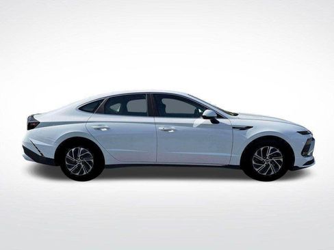 New 2026 Hyundai Sonata Blue FWD image 9