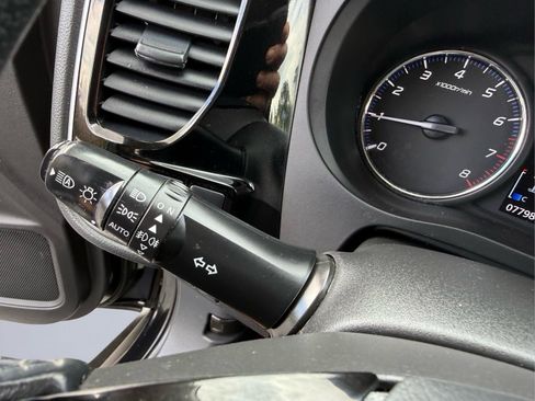 Used 2020 Mitsubishi Outlander SE AWD/4WD image 30