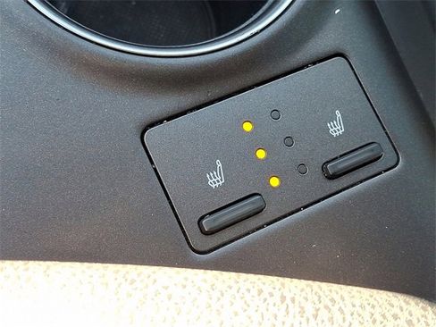 Used 2022 Toyota Camry XLE image 15