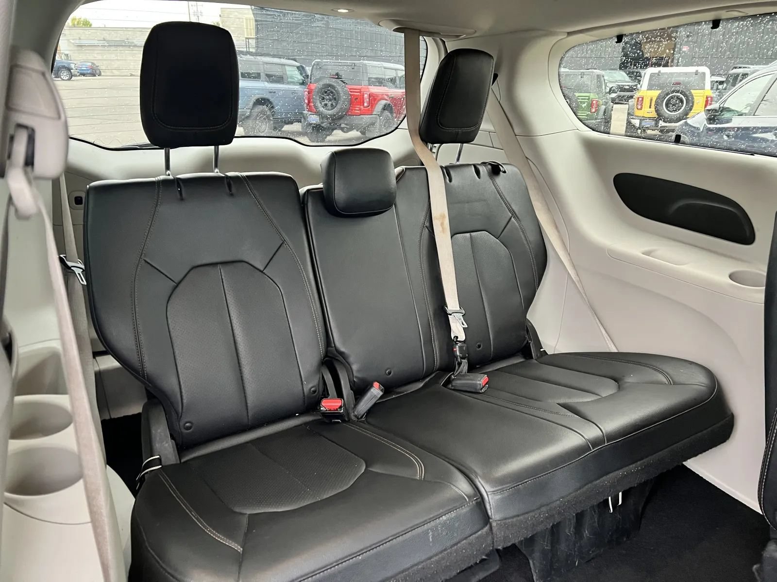 Used 2019 Chrysler Pacifica Touring-L FWD image 19