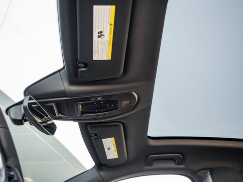 Certified 2025 Porsche Cayenne E-Hybrid Coupe image 23