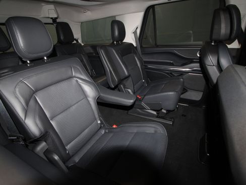 New 2026 Lincoln Navigator Reserve AWD/4WD image 22