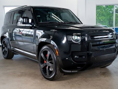 Used 2023 Land Rover Defender 110 X image 4