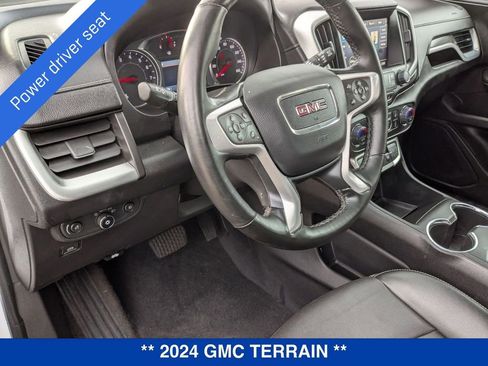 Certified 2024 GMC Terrain SLT image 17