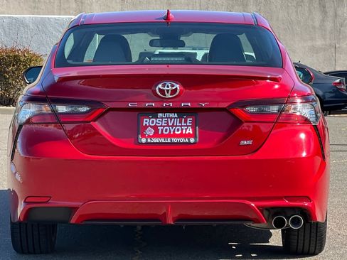 Used 2023 Toyota Camry SE image 8