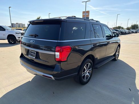 Used 2024 Ford Expedition XLT RWD image 5