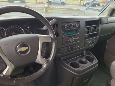 Used 2019 Chevrolet Express 3500 w/ Power Convenience Package image 18