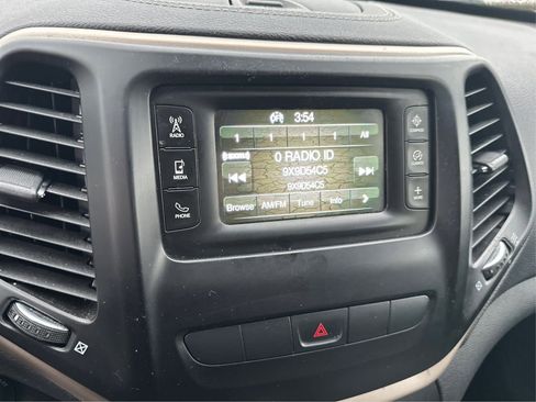 Used 2014 Jeep Cherokee Latitude image 41