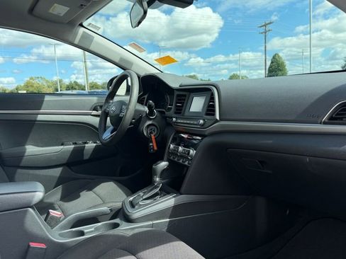 Used 2020 Hyundai Elantra SE w/ Cargo Package (C1) image 29
