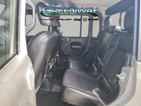 Used 2023 Jeep Gladiator Sport S image 15