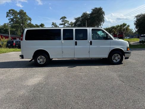 Used 2018 Chevrolet Express 3500 LT w/ LT Preferred Equipment Group RWD image 8