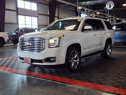 Used 2018 GMC Yukon SLT w/ Premium Edition AWD/4WD image 3