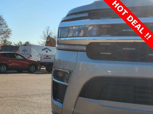 Used 2023 Ford Expedition Max Limited image 11