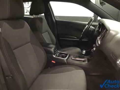 Used 2015 Dodge Charger SE w/ Power Sunroof Group AWD/4WD image 32