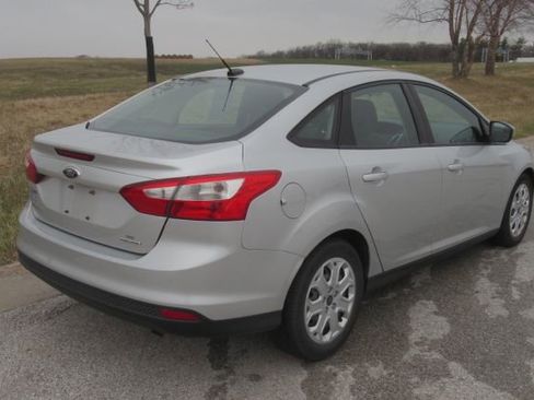 Used 2012 Ford Focus SE image 2
