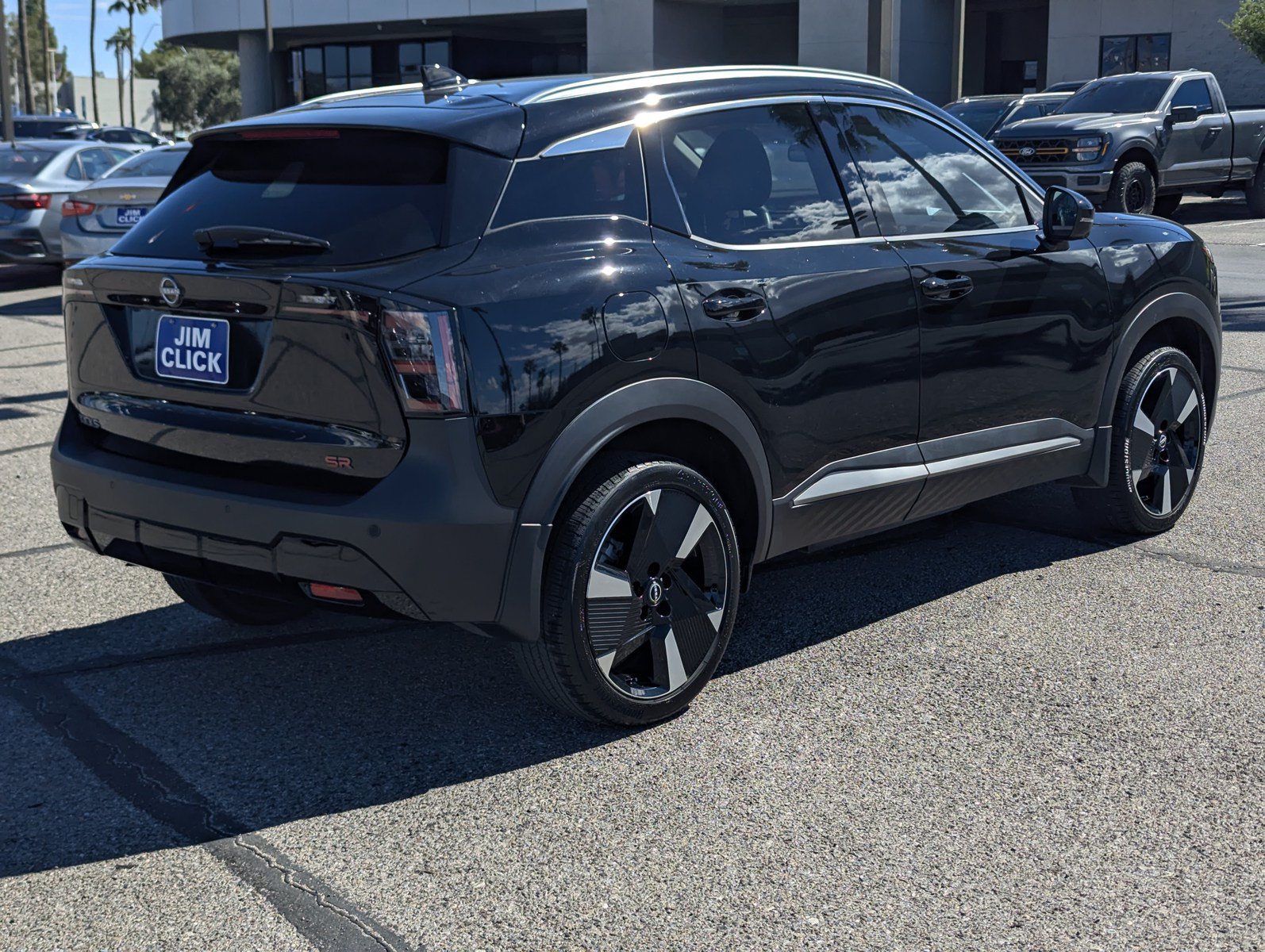 Used 2025 Nissan Kicks SR FWD image 2